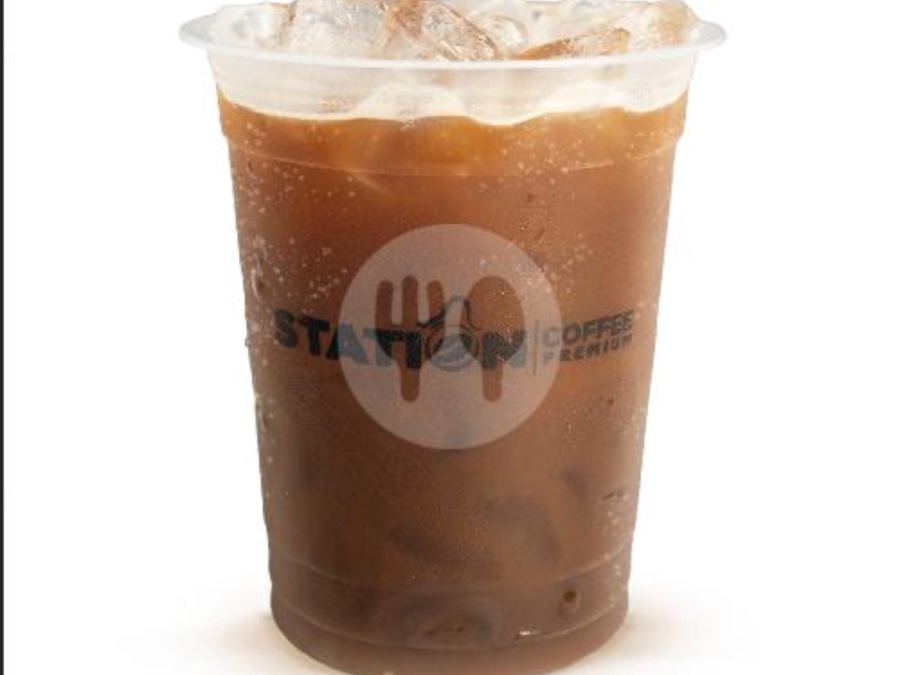 Sajian Americano Ice di Station Coffee Premium