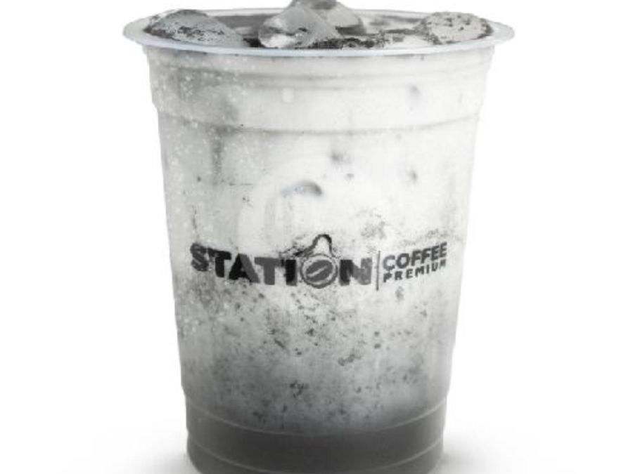 Sajian Charcoal Ice di Station Coffee Premium