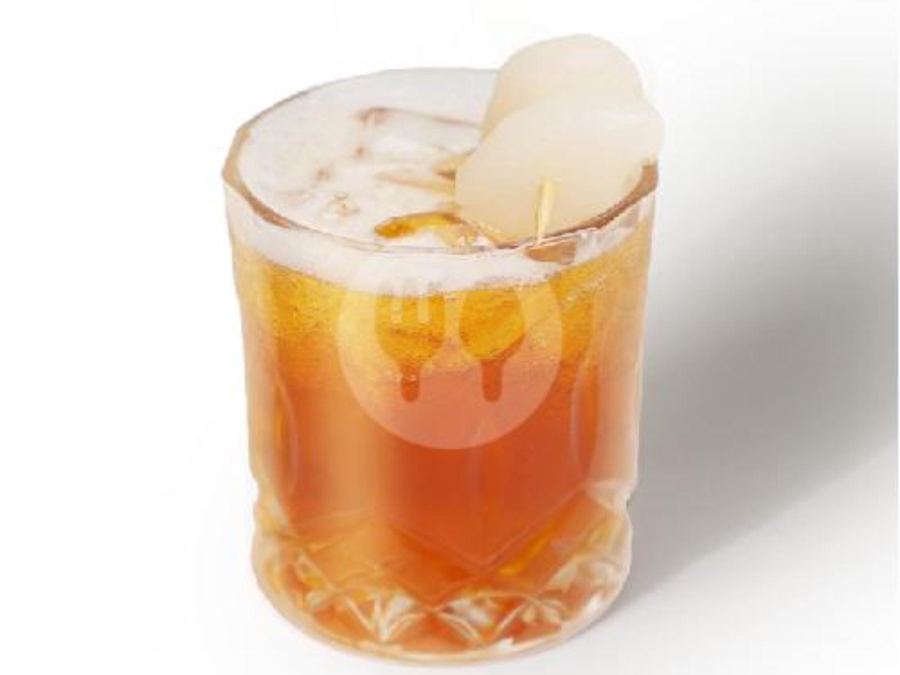 Sajian Lychee Ice Tea di Station Coffee Premium